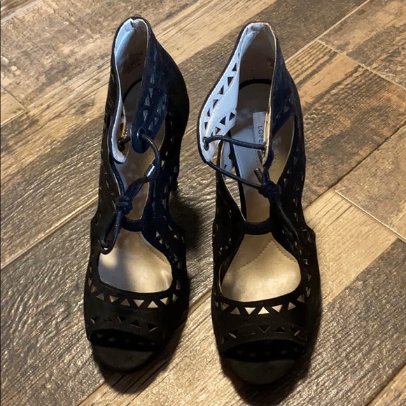 Heels - Picture 2 of 4